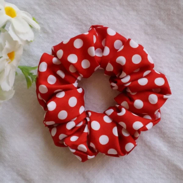 Red polka Dot Scrunchie