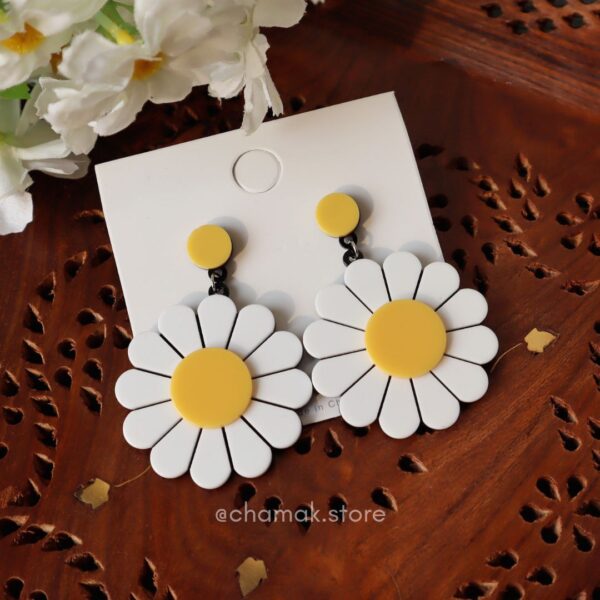 Daisy Flower Earrings- Yellow