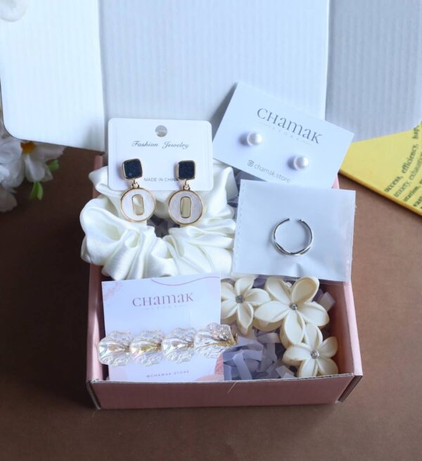 White Themed Hamper
