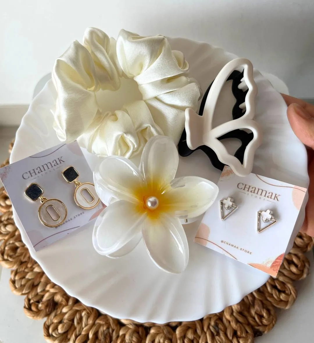 White Luxe Hamper