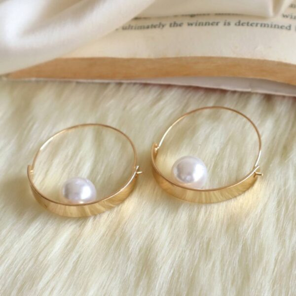 ALORA Pearl Earrings