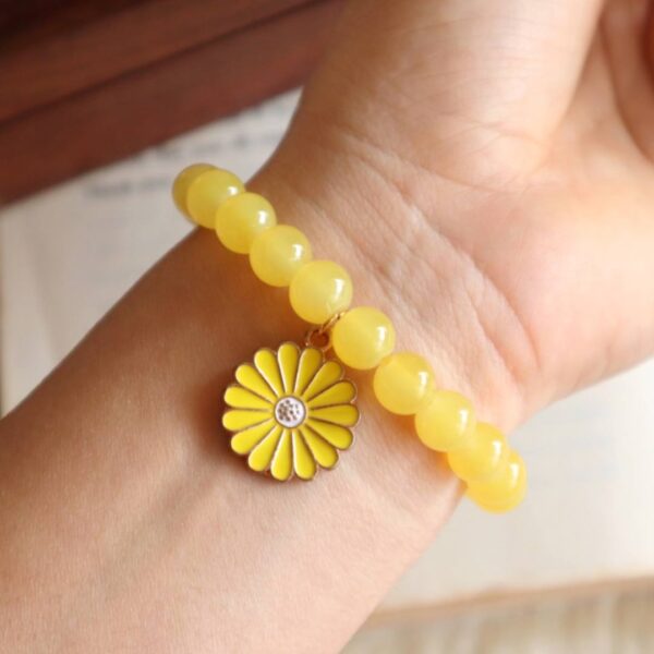 Yellow Beaded Bracelet With Daisy Charm