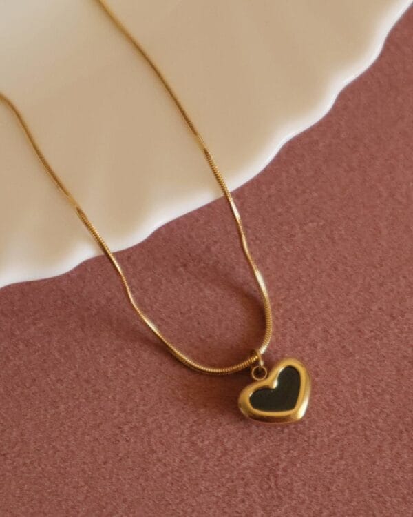 Black Heart Pendant Necklace