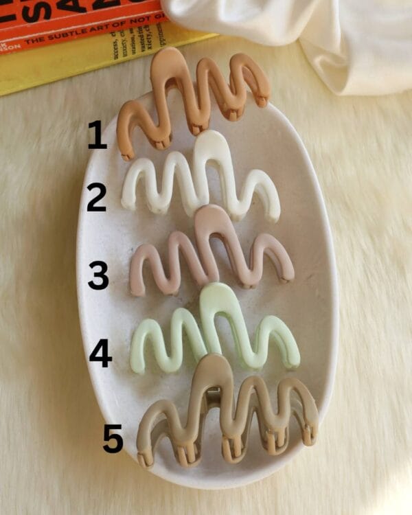 Wavy Hair Claw Clips