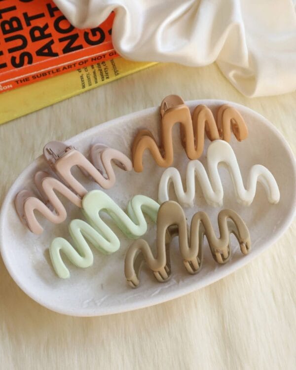 Wavy Hair Claw Clips
