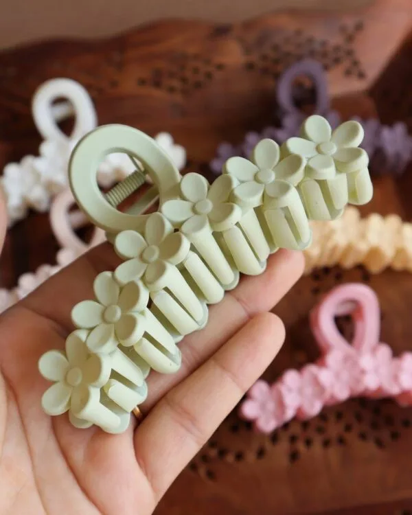 Large Multiple Flower Claw Clips