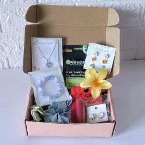 Glow & Bloom-Rakshabandhan Hamper