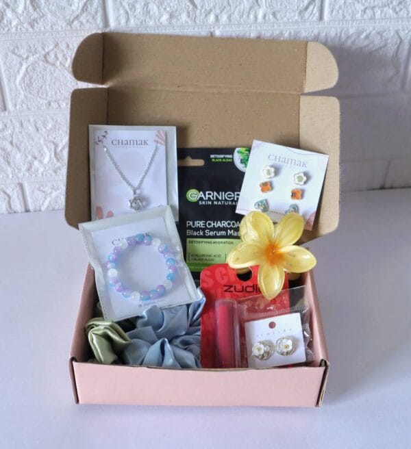 Glow & Bloom-Rakshabandhan Hamper