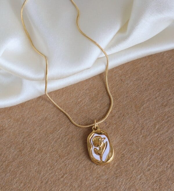 Vintage Rose Pendant Necklace