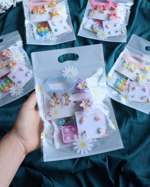 Trendy Hampers for Girls- Random Color