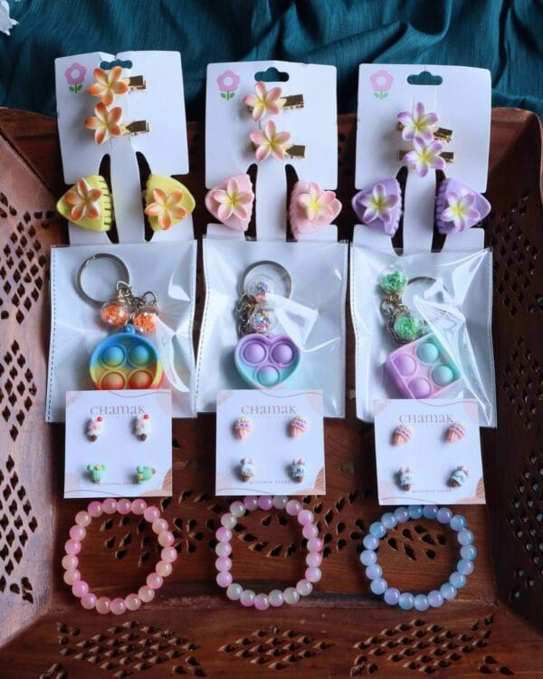Trendy Hampers for Girls- Random Color