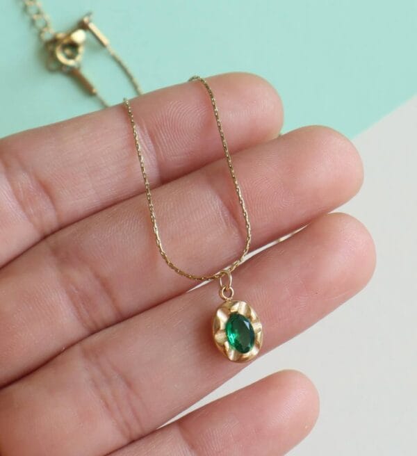 Oval Green Stone Pendant