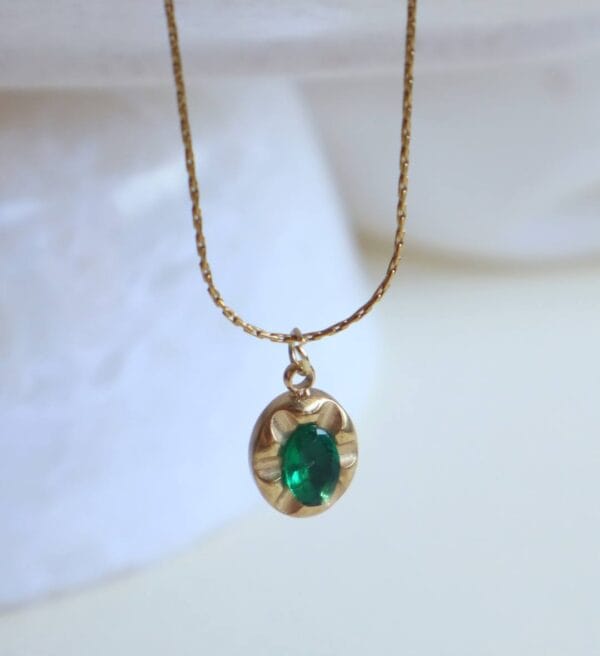 Oval Green Stone Pendant