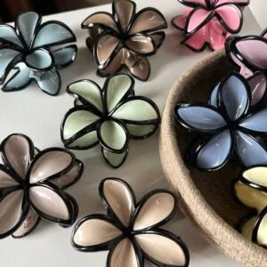 Color Pop Flower Claw Clip