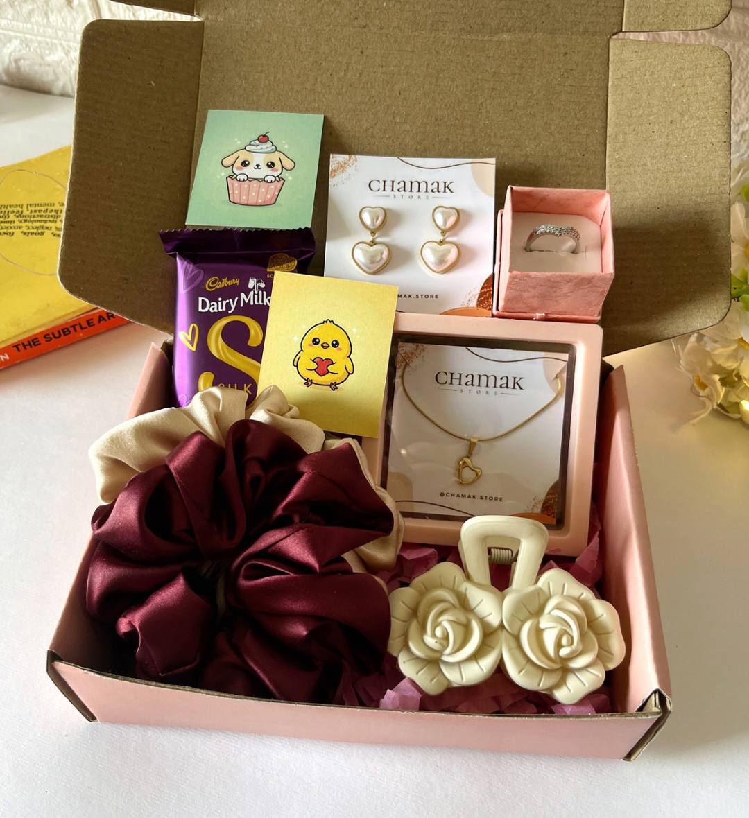 Minimal Love Gift Hamper