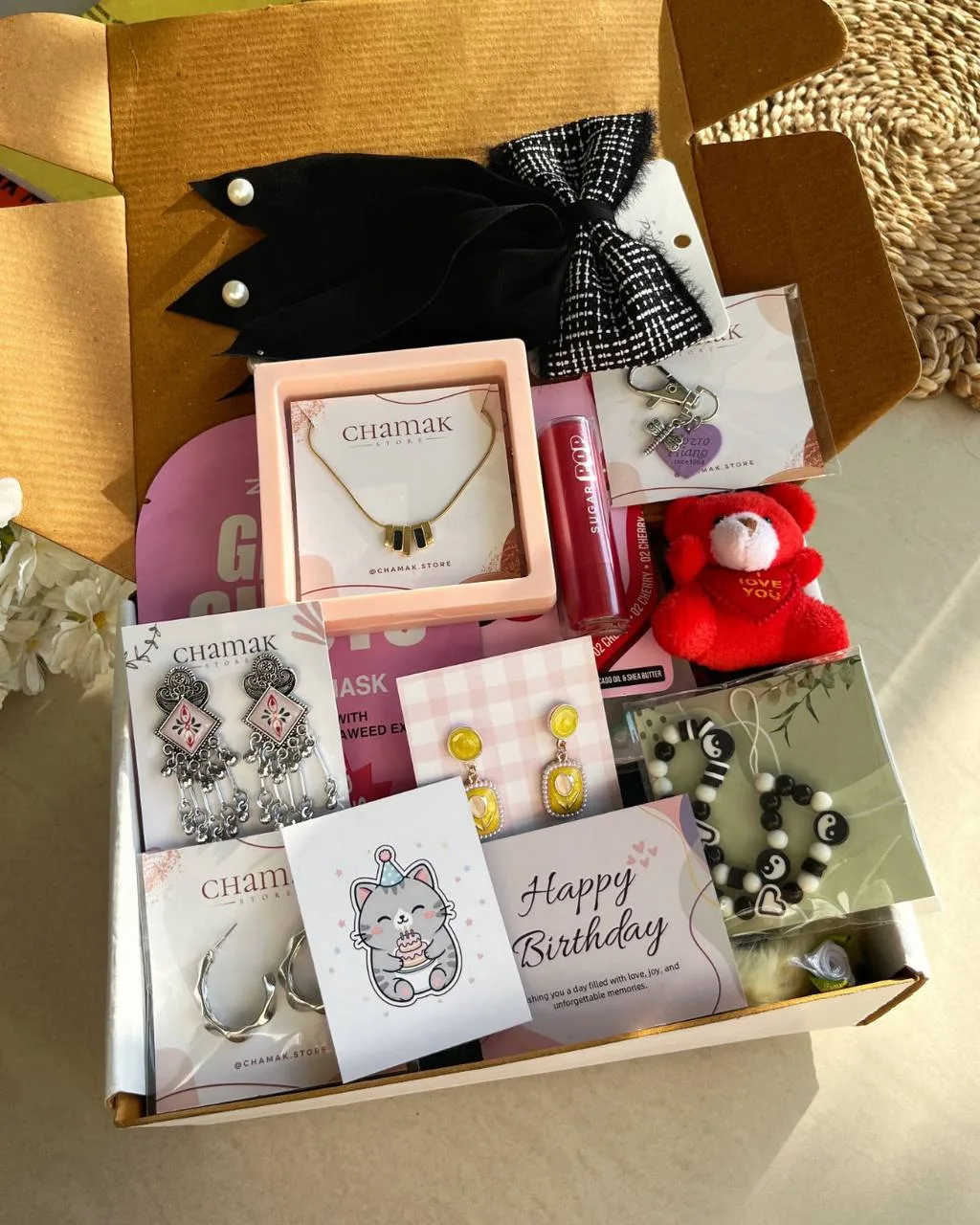 18 Gifts for 18th Birthday | Cute & Aesthetic Gift Hamper for Girls