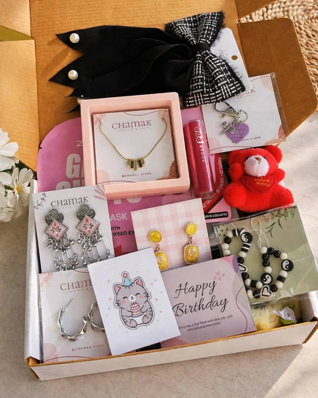 18 Gifts for 18th Birthday | Cute & Aesthetic Gift Hamper for Girls